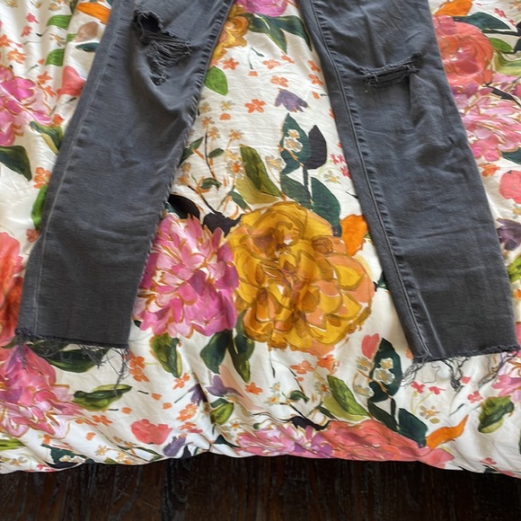Grey Distressed Madewell Jeans - Picture 3 of 4